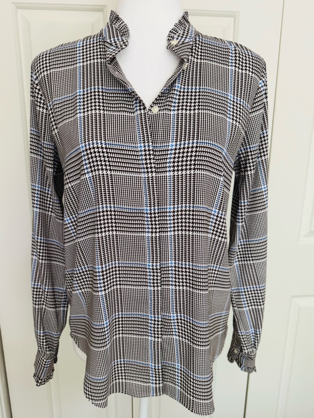 Ann Taylor Ruffle Neck Houndstooth Button Down Blouse XS